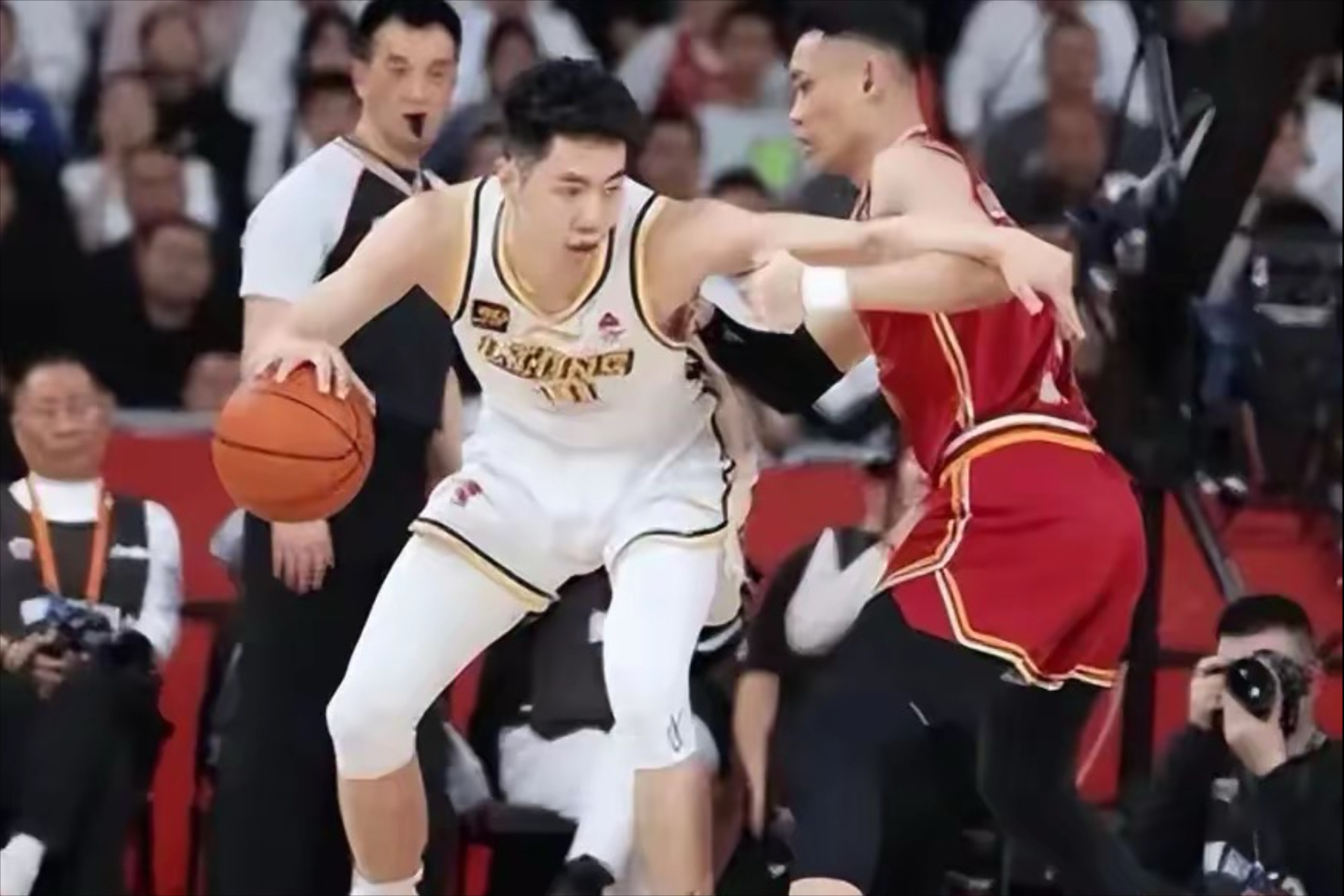 Oubo Sports-包含广厦男篮内部会议纪要流出：清晨刷新队史纪录，社区盾使命明确，细节决定成败的词条